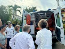 Este sábado se realizó el acto de entrega a las autoridades cubanas de tres ambulancias y un automóvil Lada Iskra, destinados a centros médicos en La Habana y las provincias de Matanzas y Santiago de Cuba.