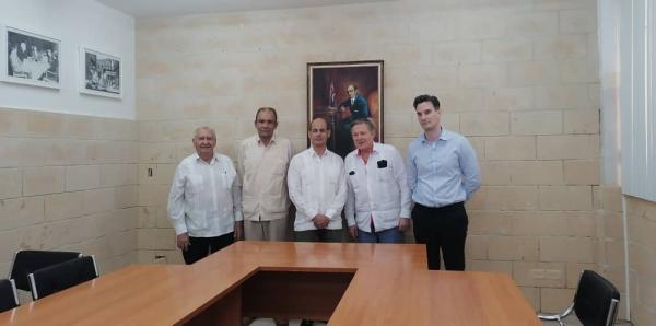 Foto con el Embajador de la Federación Rusa en Cuba