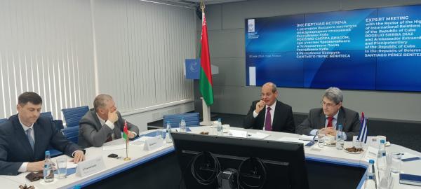 El Rector del ISRI en compañía del embajador cubano en Belarus , fueron recibidos por el Director del Instituto de Investigaciones Estratégicas de Belarus