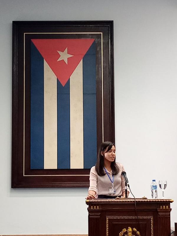 Vivian Mustelier estudiante del ISRI expuso una ponencia