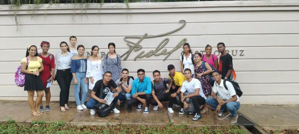 Club Martiano de Primer Año del ISRI realizó una visita al Centro Fidel Castro.