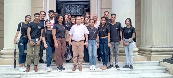 Estudiantes en sus PL visitan el ICAP y son recibidos por su Presidente Fernando González Llort
