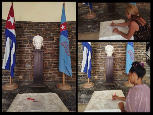 Firma en el lobby del ISRI en apoyo a la soberanía del hermano pueblo de Venezuela