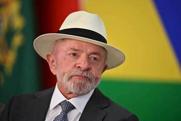 El presidente brasileño Luiz Inácio Lula da Silva expresó el 17 de septiembre de 2026 que “los cubanos no merecen estar pasando lo que están pasando”, denunciando el impacto del bloqueo estadounidense y reafirmando la solidaridad de Brasil con Cuba.