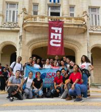 Los estudiantes del ISRI  rindieron honor a los mártires de la Revolución caídos en el Asalto al Palacio Presidencial y la toma de Radio Reloj.