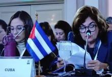 En su intervención ante la CEPAL, la viceministra del Comercio Exterior y la Inversión Extranjera de Cuba, Deborah Rivas Saavedra, agradeció la convocatoria al espacio de reflexión colectiva sobre los desafíos estructurales de la región y las oportunidades a construir de manera conjunta. Asimismo, extendió su gratitud a la República Dominicana y a su pueblo por la organización del evento y la atención brindada a las delegaciones.