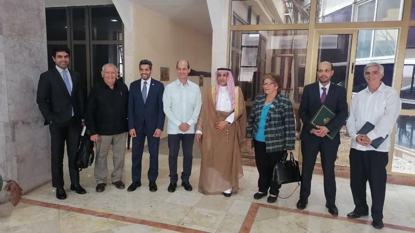 Foto: representantes académicas y diplomáticas de Reino Saudita y Cuba