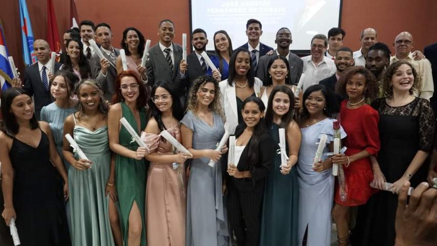 Foto graduación de la Licenciatura en Relaciones Internacionales