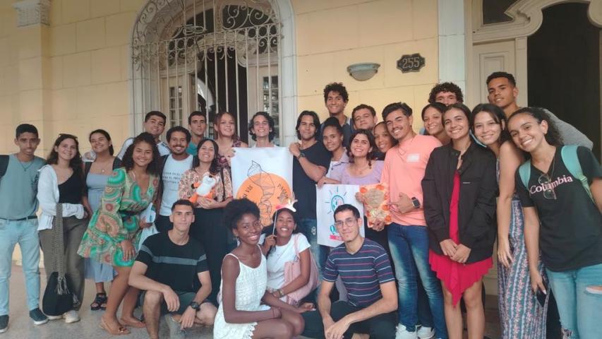  Estudiantes del ISRI celebran el Quiz de Cultura General