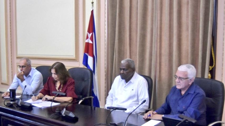 Sostuvo  un intercambio virtual con el vicepresidente de la Duma Estatal de la Federación de Rusia, Iván Melnikov y Esteban Lazo presidente de la Asamblea Nacional del Poder Popular