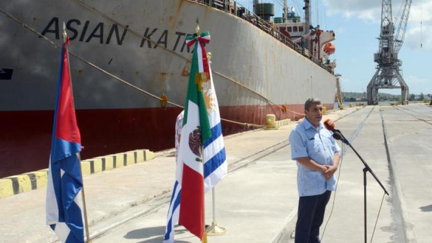 Un nuevo cargamento de ayuda humanitaria enviado por México y Uruguay arribó a Cuba en medio de las dificultades económicas derivadas del recrudecimiento del bloqueo impuesto por Estados Unidos.