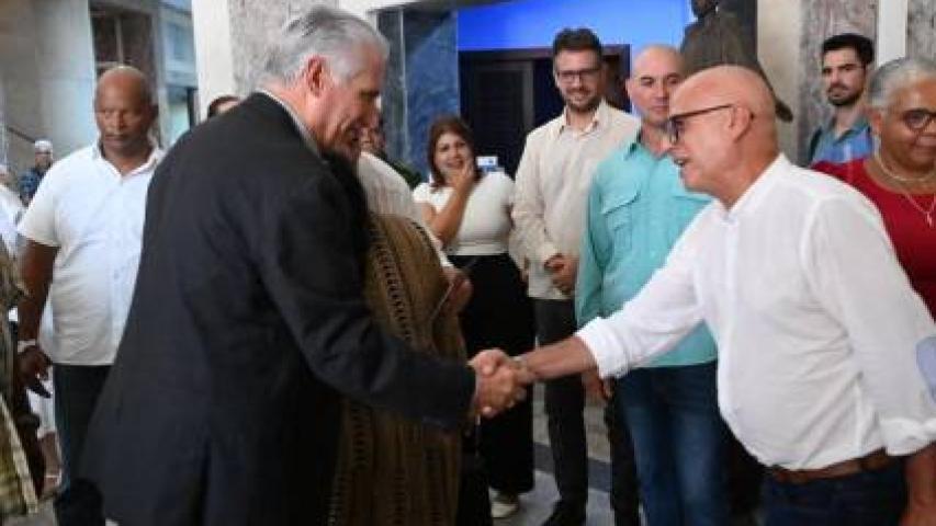 Miguel Díaz-Canel Bermúdez, encabezó la conmemoración 65 años del histórico discurso de Fidel Castro de las "Palabras a los Intelectuales" realizada en la Biblioteca Nacional José Martí.