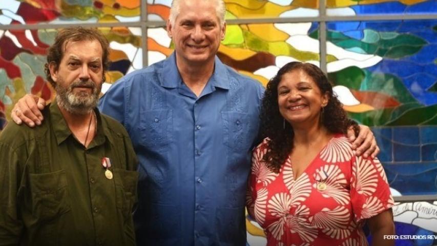 9 de septiembre, Condecora Díaz-Canel a militantes del Movimiento sin Tierra de Brasil,  impuso la Medalla de la Amistad a Nivia Regina Da Silva y Marcelo Durao, militantes del Movimiento de los Trabajadores Rurales Sin Tierra de Brasil.